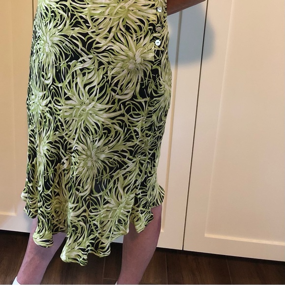 Nicole Miller Knee Length Dress - Picture 5 of 10